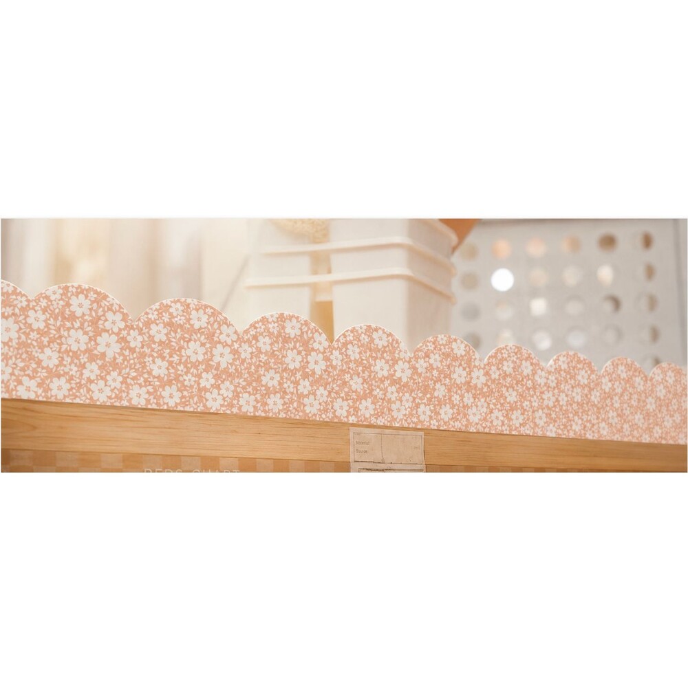 Schoolgirl Style Flower Crown Neutral Floral Bulletin Board Border, 36 Ft